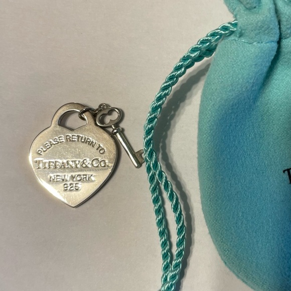 Tiffany & Co ‘Return to Tiffany’ Pendant with Key (Silver) - Picture 2 of 3